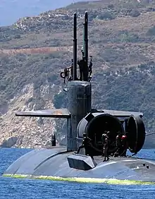 Hangar de cubierta del submarino USS&nbsp;Dallas.