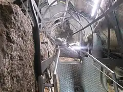 Ultimo tramo de la escala vertical para la salida al Coloso