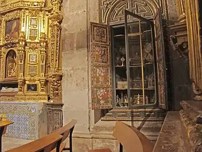 Armario del siglo&nbsp;XVII donde se guardan las reliquias de la catedral