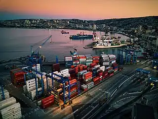 Puerto de Valparaíso, uno de los principales puertos de Chile, junto a San Antonio.