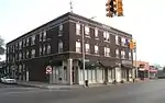 Edificio Weisberg; lado norte de Vernor en Lawndale