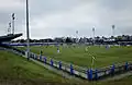la cancha durante un partido de fútbol