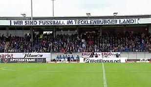 La tribuna en mayo de 2016