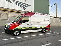 Ambulancia de Cruz Roja en Vizcaya (rotulación 2022 en adelante).