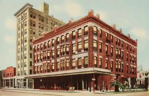 BristolHotelAnnexHoustonTX1913.png