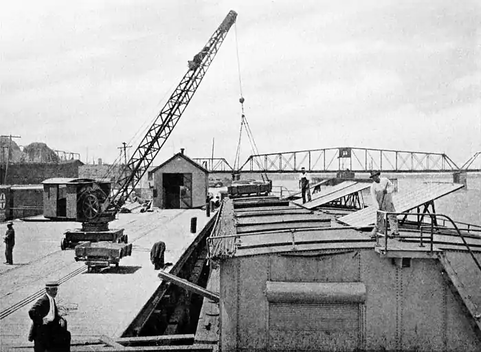 Collier's 1921 Kansas City (Missouri) - steel barges.jpg