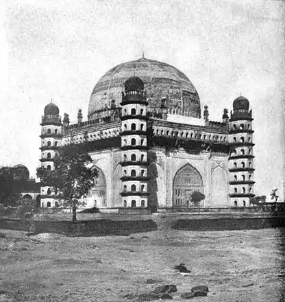 EB1911 Indian Architecture - Tomb of Mahommed Adil Shāh.jpg