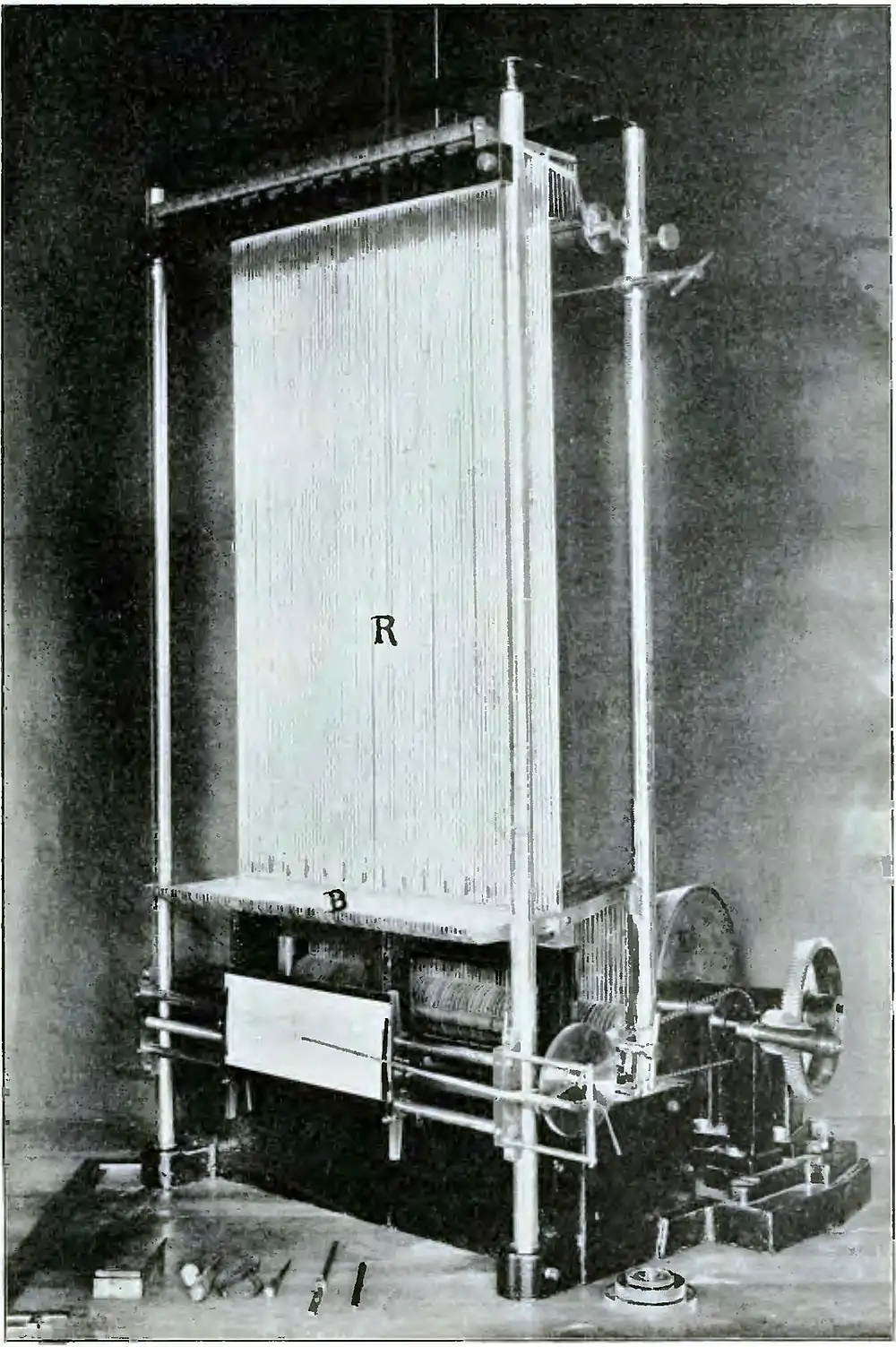 Michelson Light waves and their uses fig056.jpg
