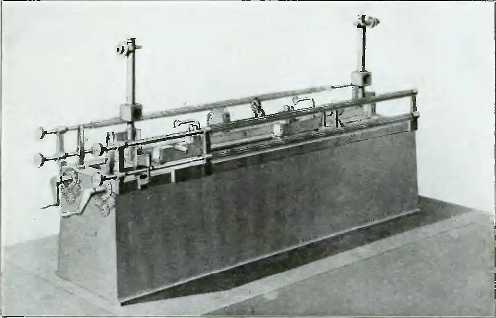 Michelson Light waves and their uses fig076.jpg