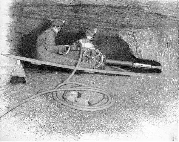 NIE 1905 Coal - coal mining with a machine pick.jpg