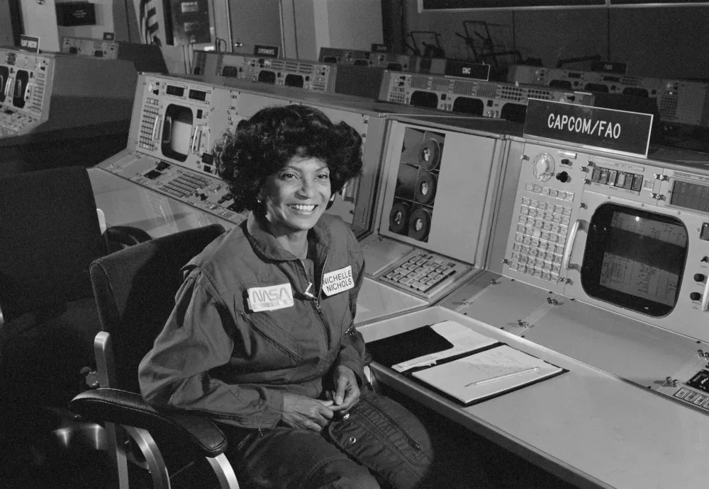 Photo of Star Trek's Uhura, Nichel Nichols